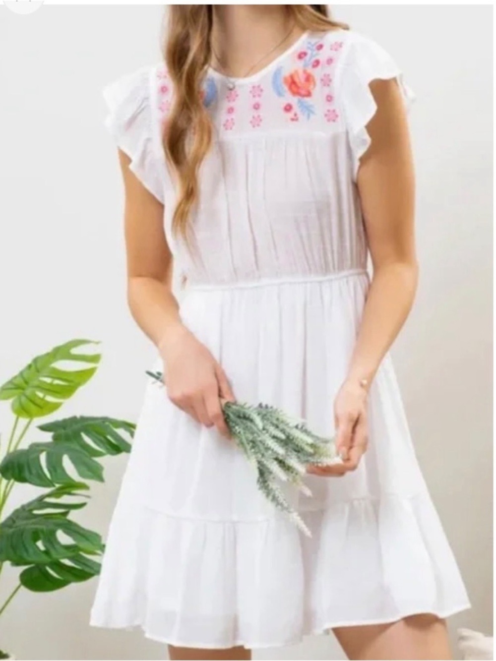 NWOT Mine White Embroidered Flutter Sleeve Dress L